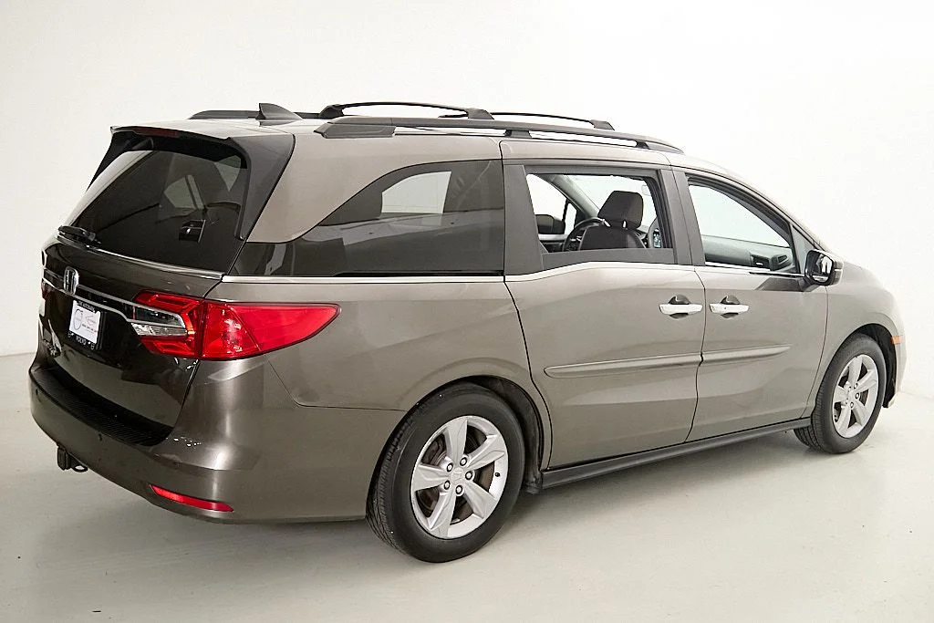 Used 2018 Gray Honda EX-L image 11