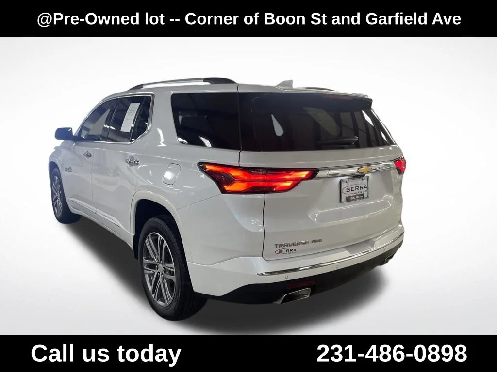 Used 2023 Beige Chevrolet High Country image 3