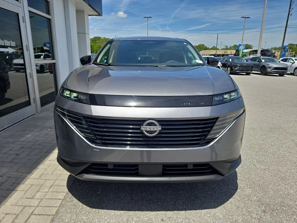 Used 2025 Gray Nissan SV image 2