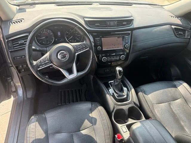 Used 2018 Gray Nissan SL image 15