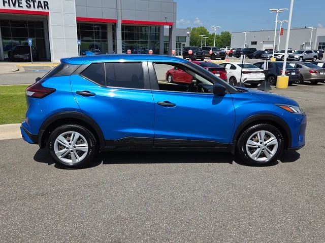 Used 2021 Blue Nissan S image 13