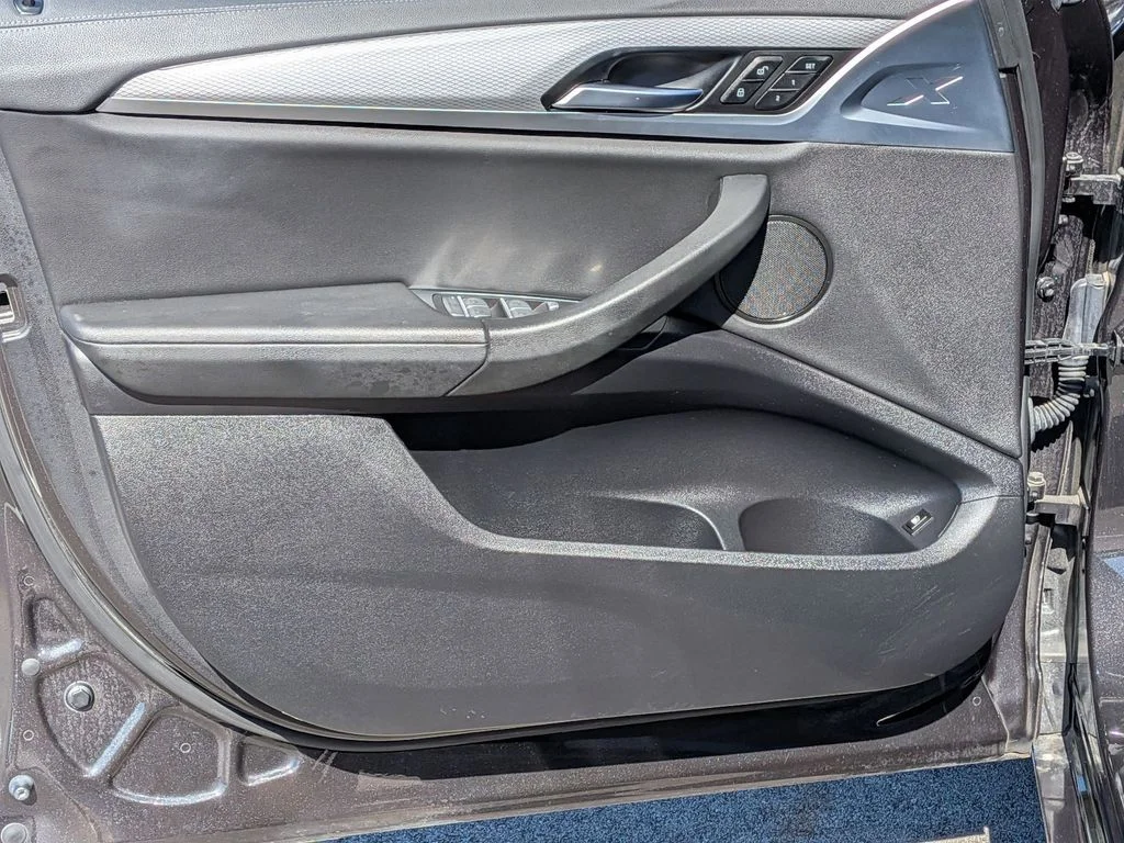 Used 2021 Gray BMW xDrive30e image 12