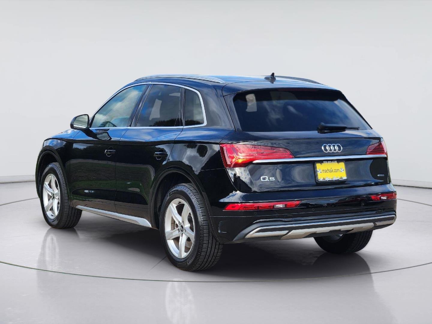 Used 2021 Brilliant Black Audi Premium image 6