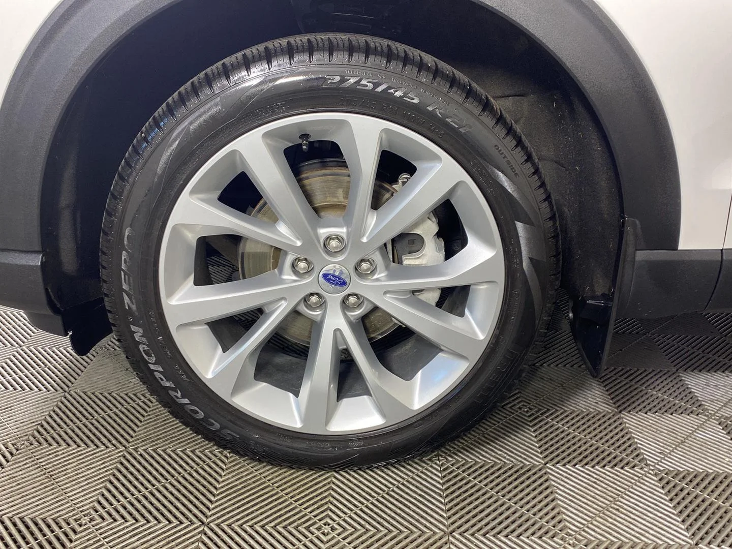 Used 2025 Star White Metallic Tri-Coat Ford Platinum image 14