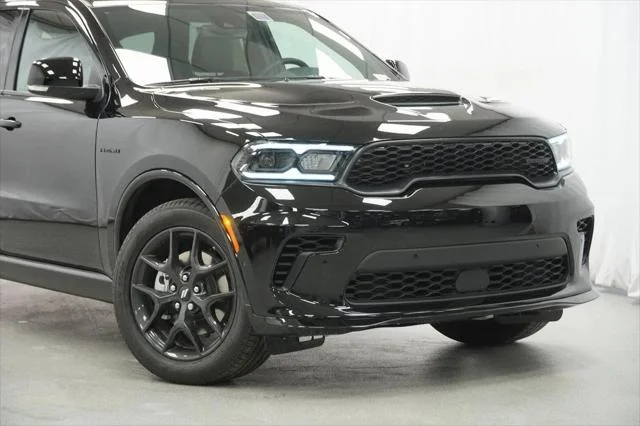 New 2026 Diamond Black Clear-Coat Exterior Paint Dodge GT PLUS image 3