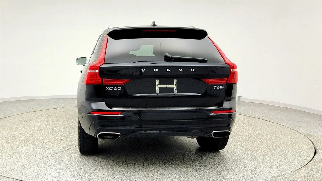 Used 2018 Onyx Black Metallic Volvo T6 AWD R-Design w/ Convenience/Advanced Pkgs + 4 Corner Air Susp image 6
