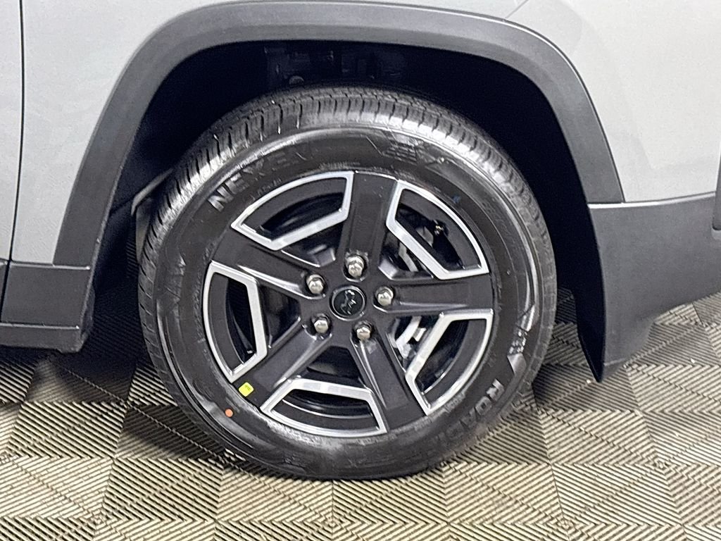 New 2026 Sting-Gray Clear-Coat Exterior Paint Jeep Laredo image 22