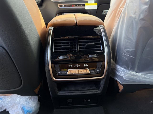 New 2026 Mineral White Metallic BMW xDrive40i image 16