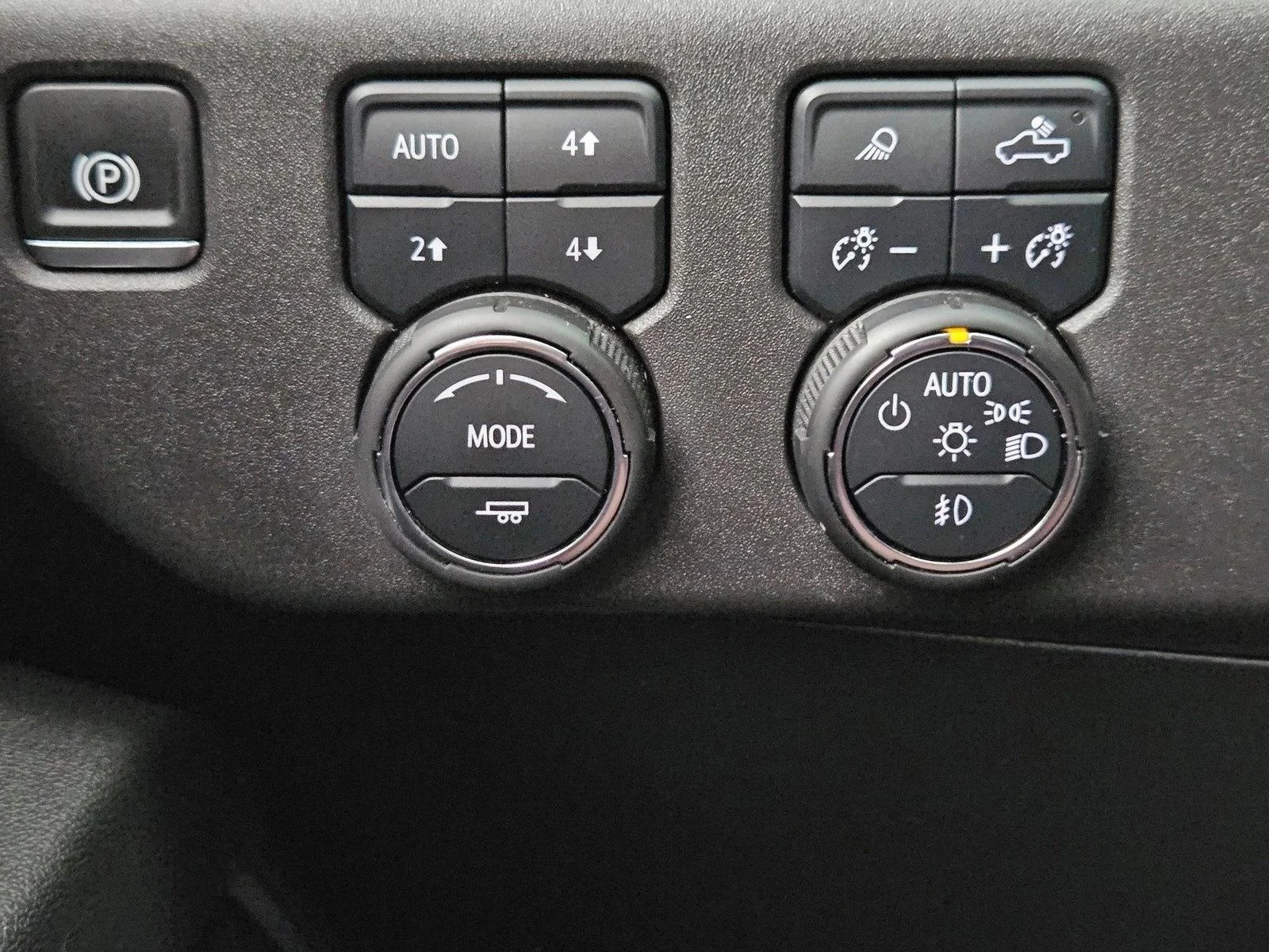 Used 2025 Cypress Gray Chevrolet LTZ image 18