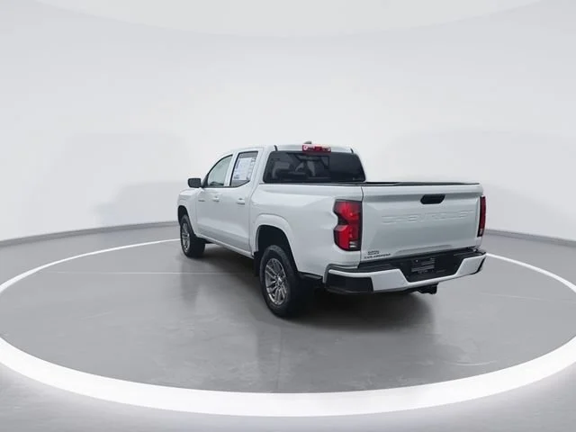 Used 2026 Summit White Chevrolet LT image 6