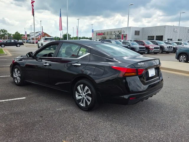 Used 2025 Black Nissan 2.5 S image 9