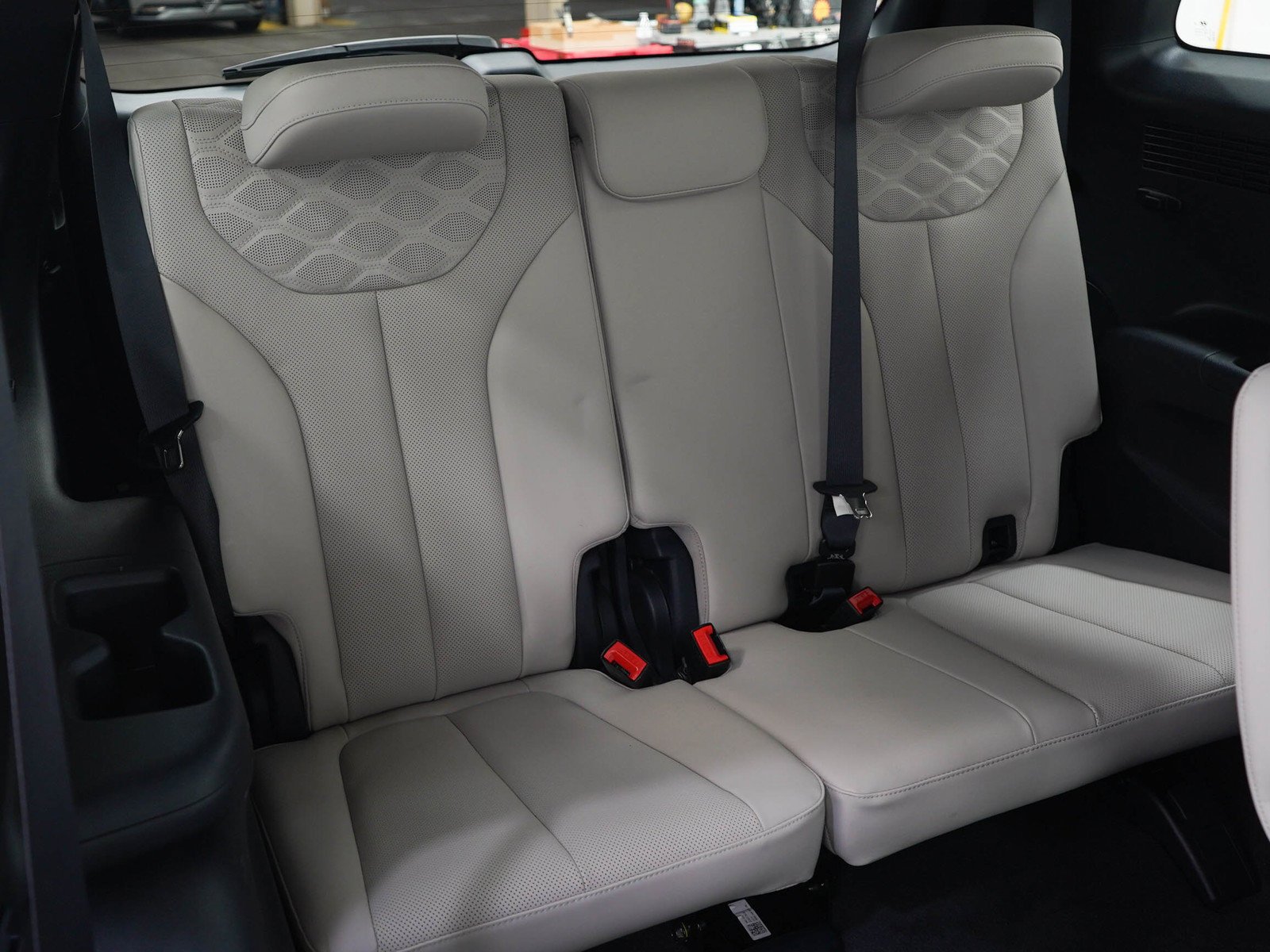 Certified Used 2022 Moonlight Cloud Hyundai Limited AWD image 14