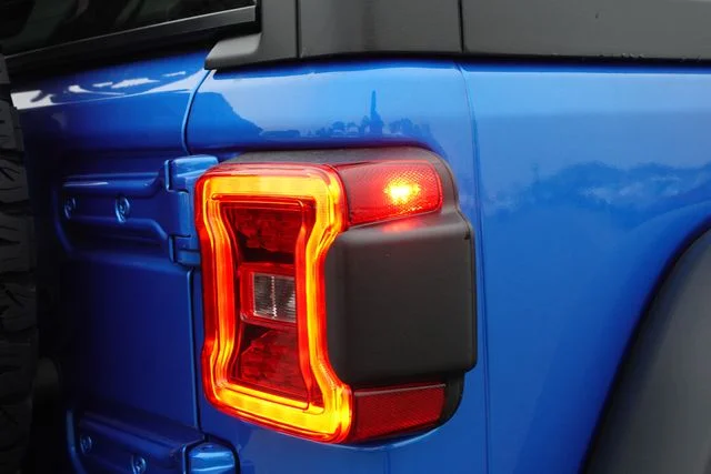 New 2026 Hydro Blue Pearl-Coat Exterior Paint Jeep Rubicon image 7