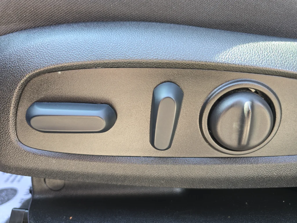 Used 2023 Blue Chevrolet LT image 18