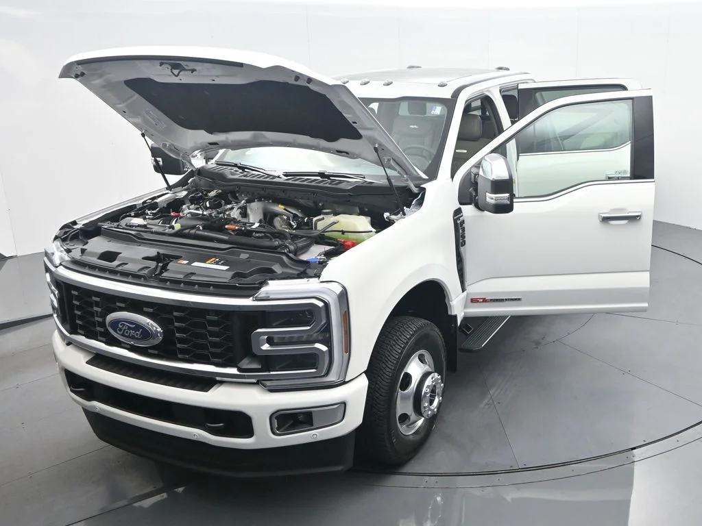 New 2026 Star White Metallic Tri-Coat Ford F-350® Platinum® image 35