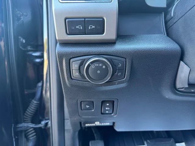 Used 2021 Blue Ford Lariat image 23