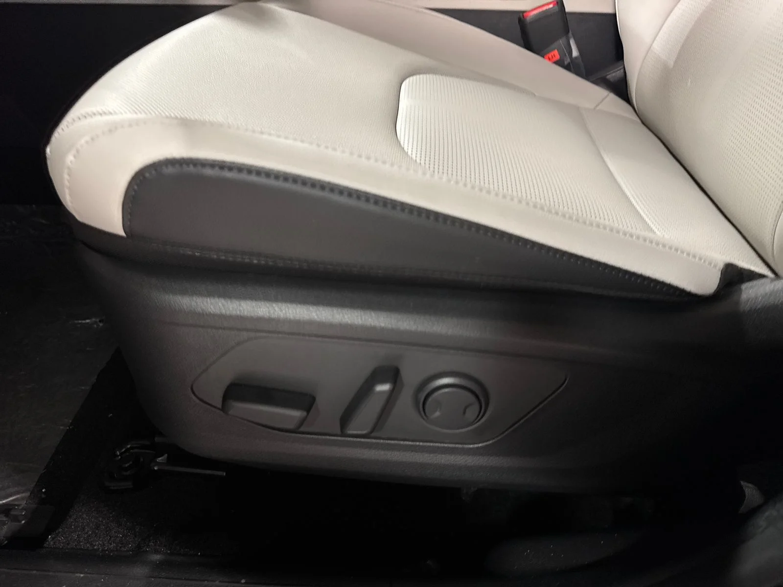 New 2026 Panthera Metal Gray Kia EX image 11