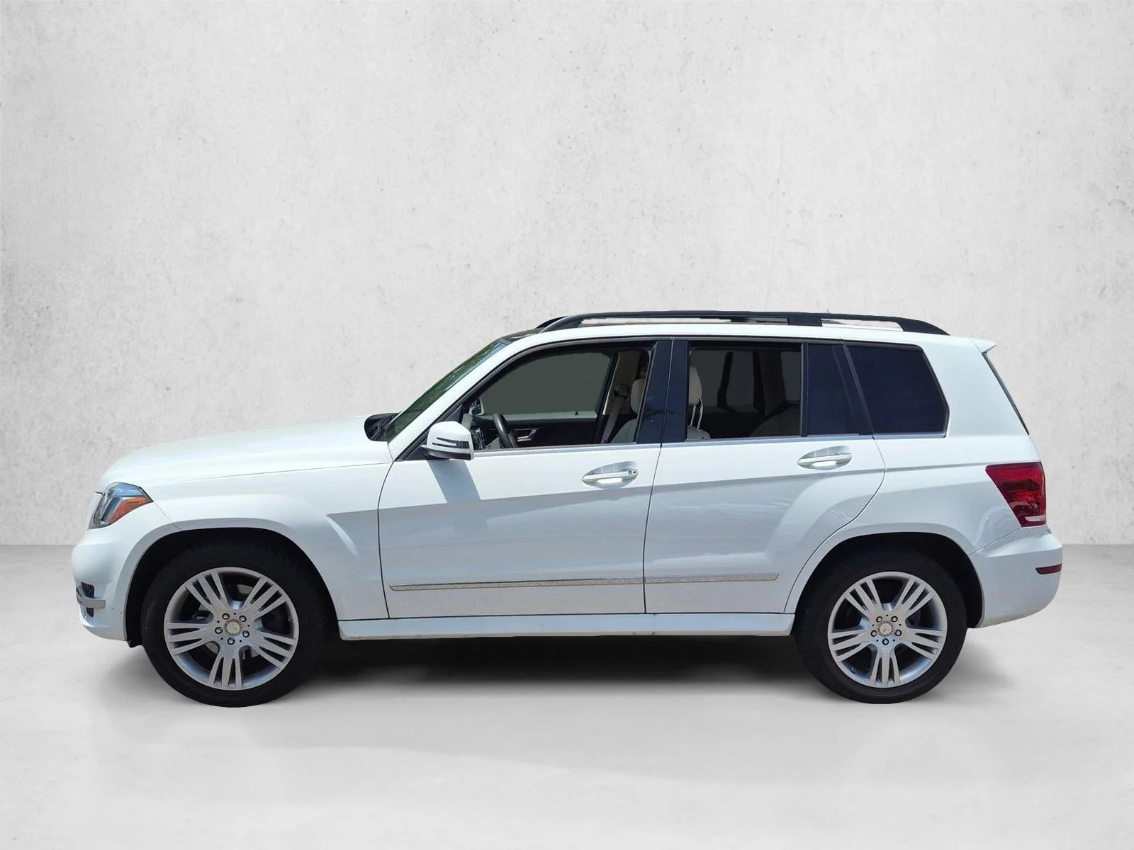 Used 2015 Polar White Mercedes-Benz GLK 350 image 5