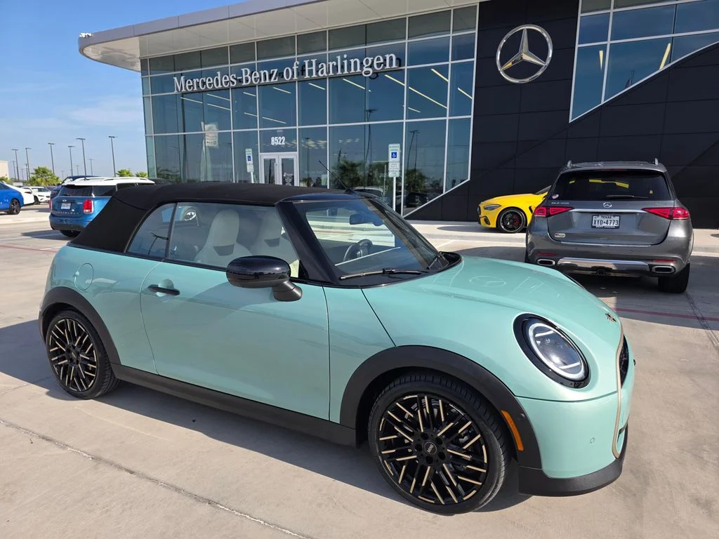 Used 2026 Green MINI Base image 1