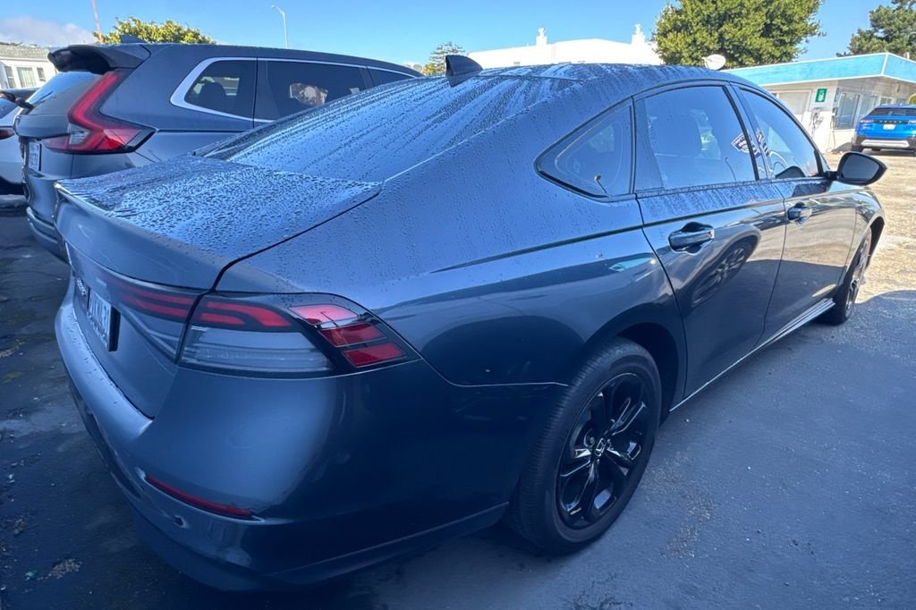 Used 2025 Gray Honda SE image 5