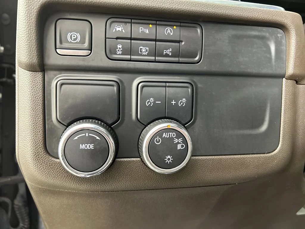 Used 2025 Black Chevrolet LT image 15
