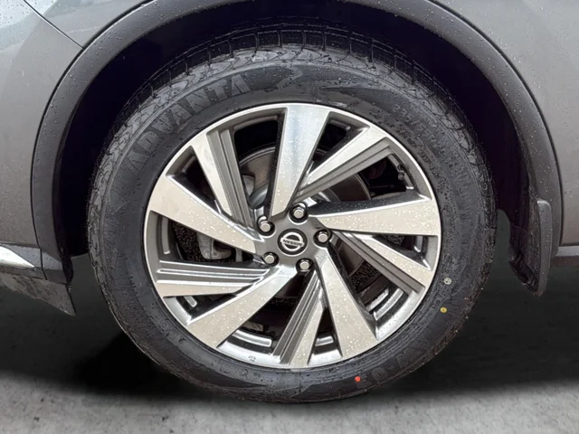 Used 2020 Gray Nissan SL image 9