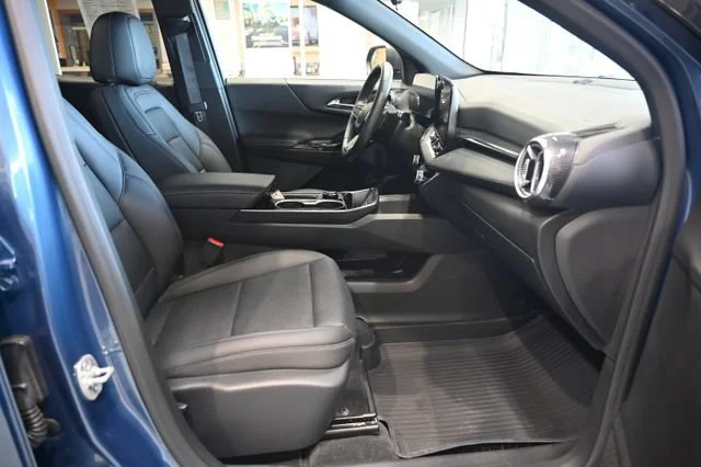 Used 2026 Lakeshore Blue Metallic Chevrolet LT image 10