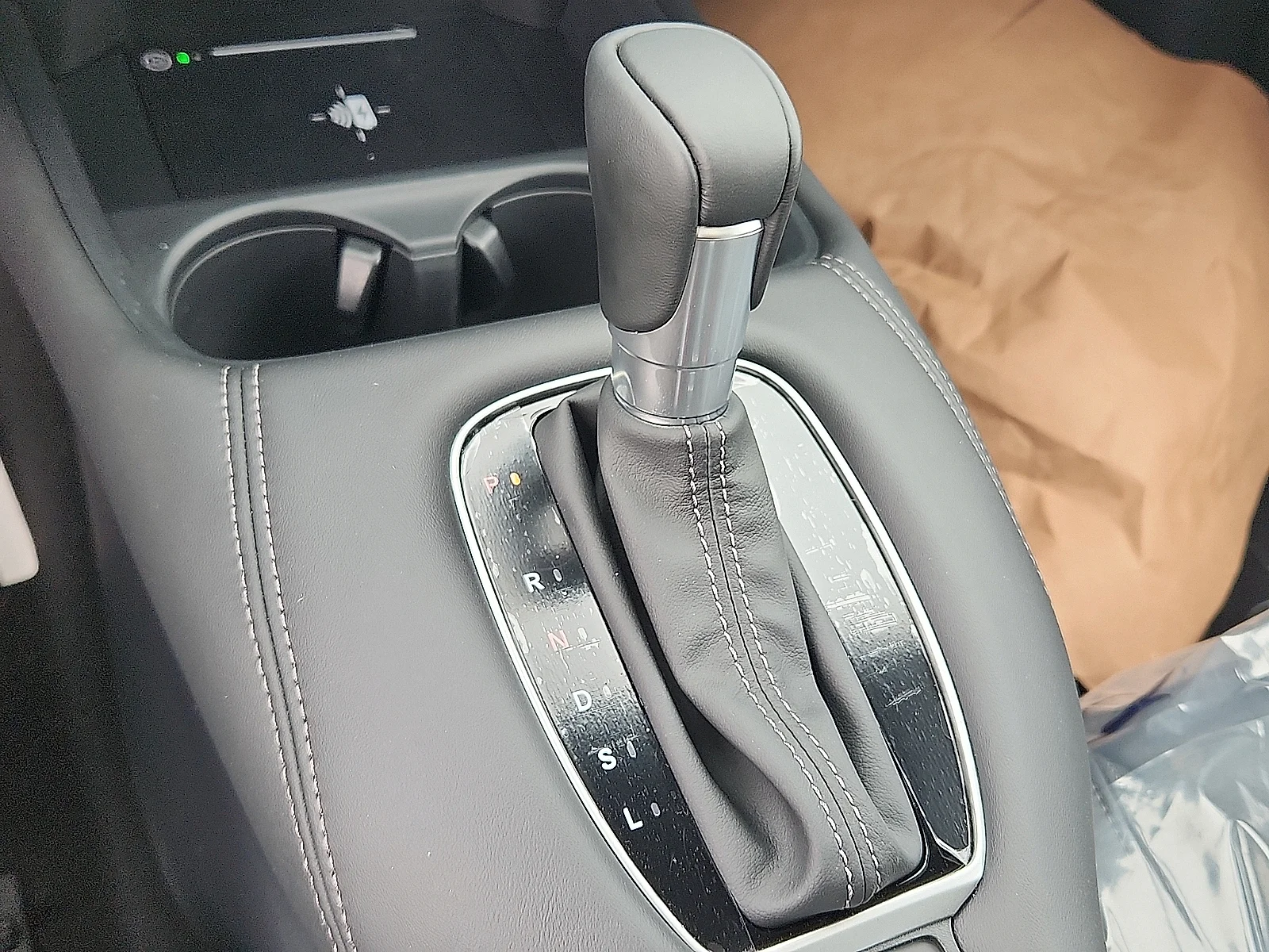New 2027 Platinum White Pearl Honda EX- AWD image 12