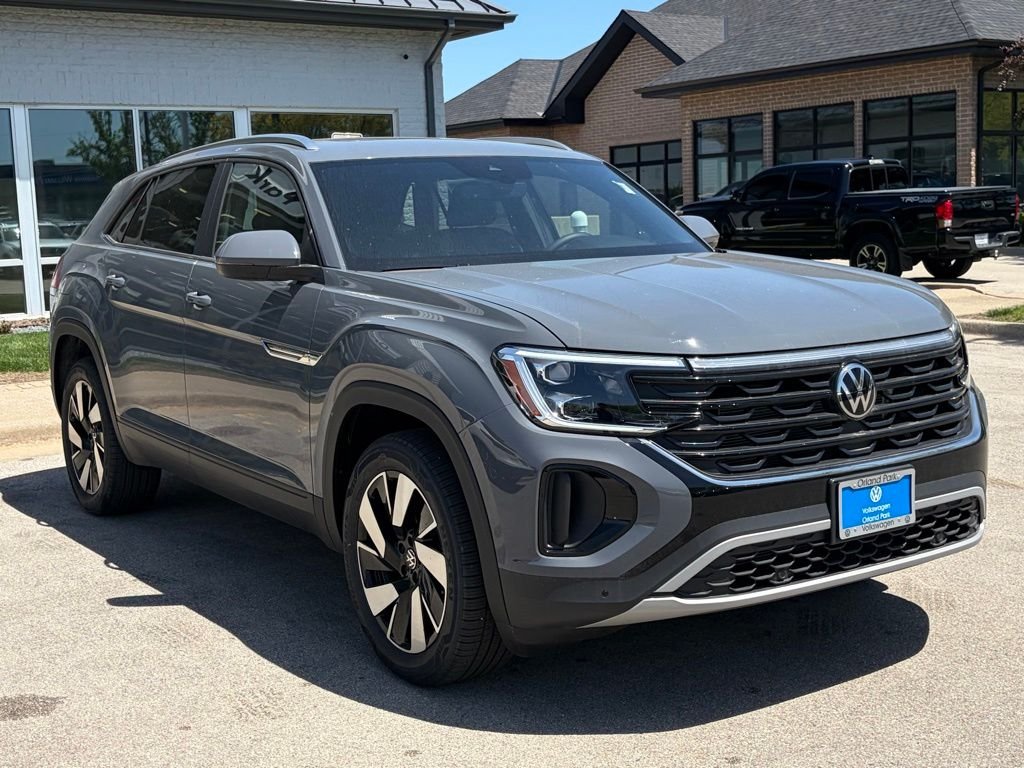 New 2026 Pure Gray Volkswagen 2.0T SE W/TECHNOLOGY image 4