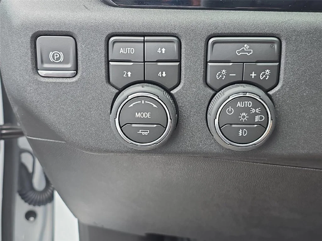 Used 2026 Summit White Chevrolet RST image 20