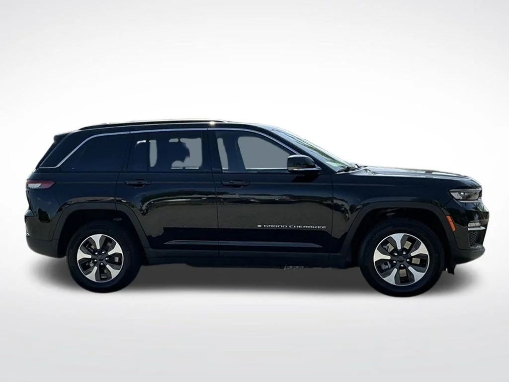 Used 2024 Black Jeep 4xe image 19