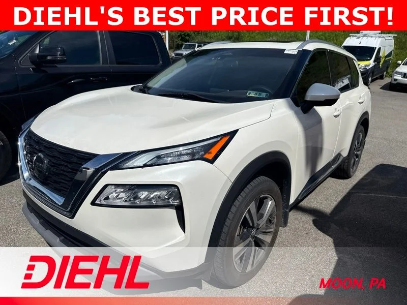 Used 2021 White Nissan SL image 1