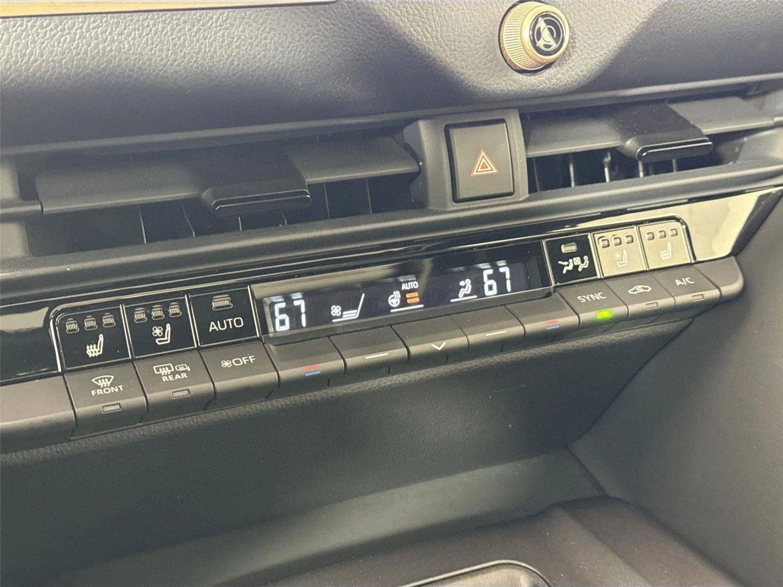 2023 Toyota Crown Limited - Photo 27
