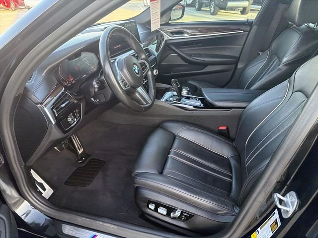 2021 BMW 5 Series M550i - Photo 26