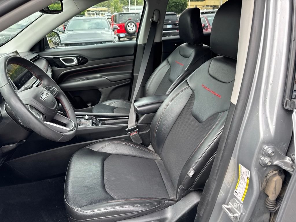 Used 2022 Silver Jeep Trailhawk image 4