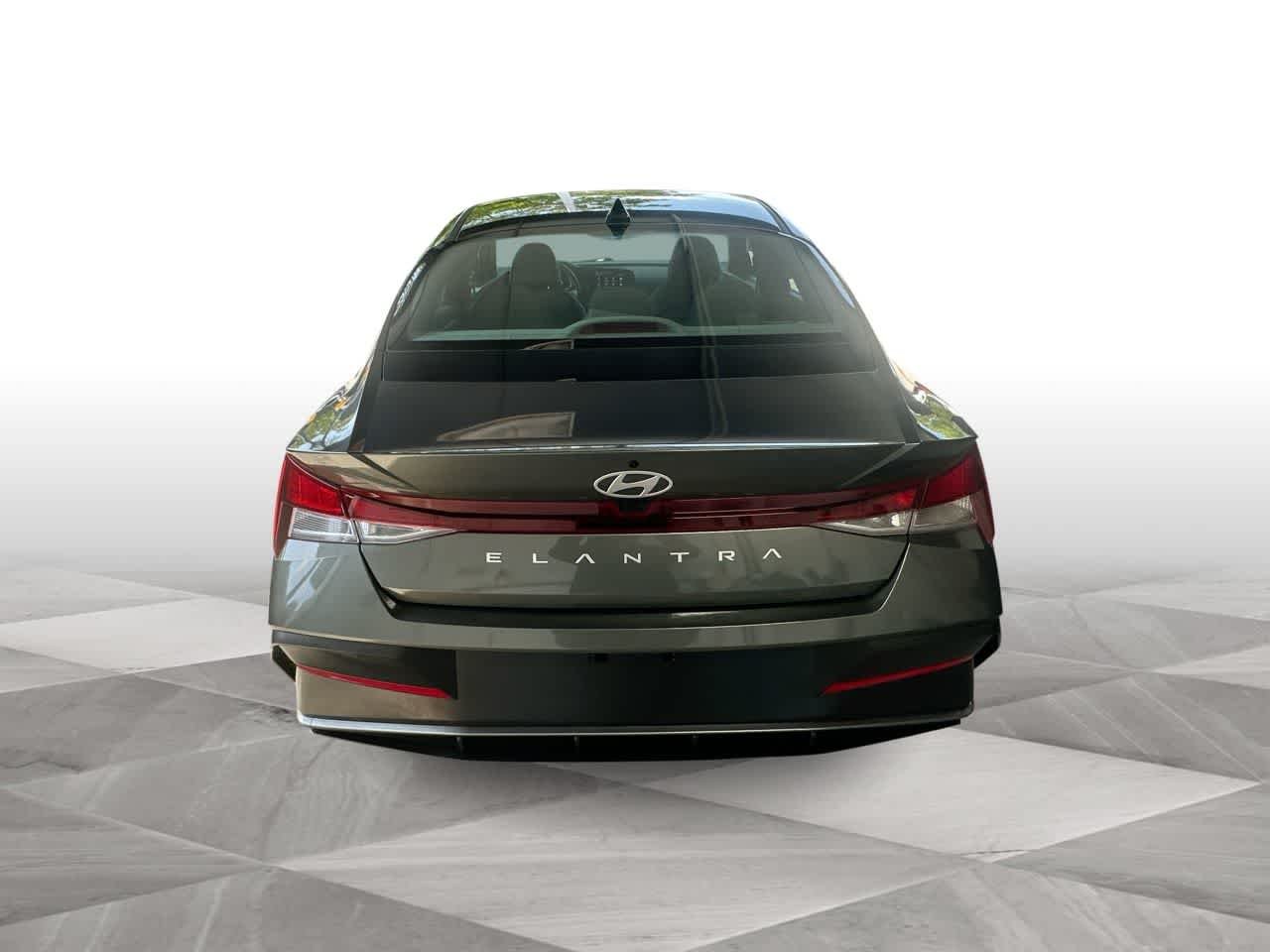 2025 Hyundai Elantra SE - Photo 7