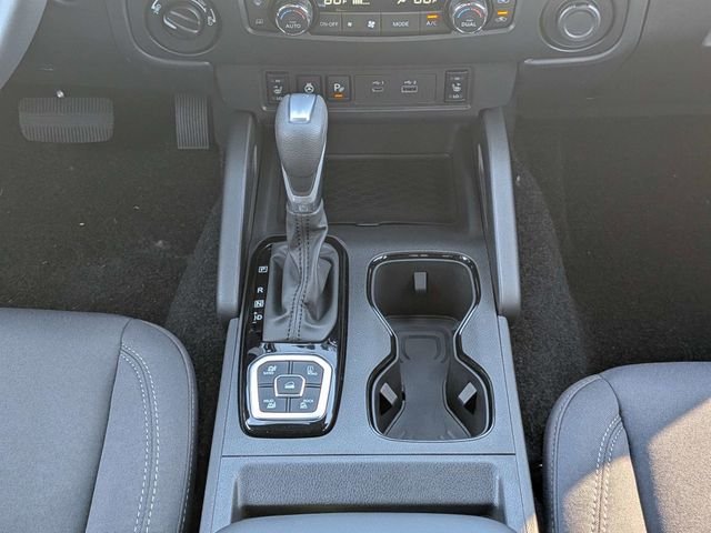New 2026 Boulder Gray Pearl Nissan Crew Cab SV image 18