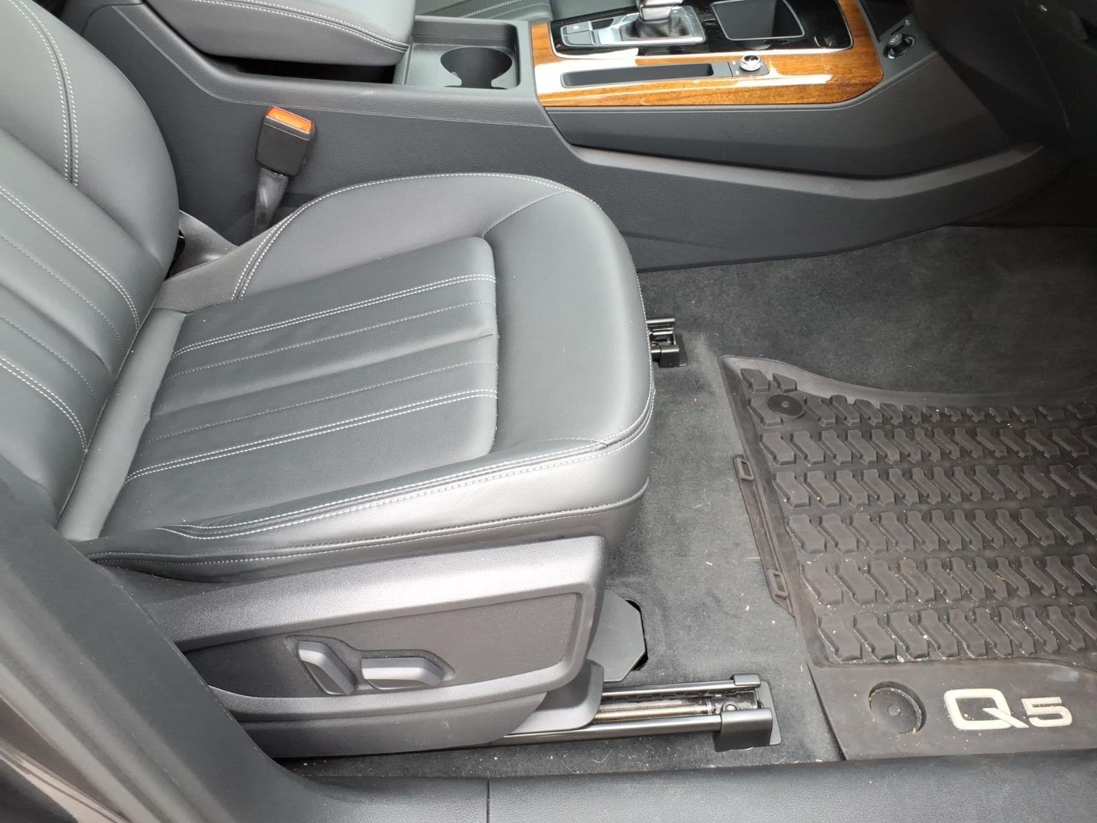 Used 2023 Daytona Gray Pearl Effect Audi S line Premium image 23
