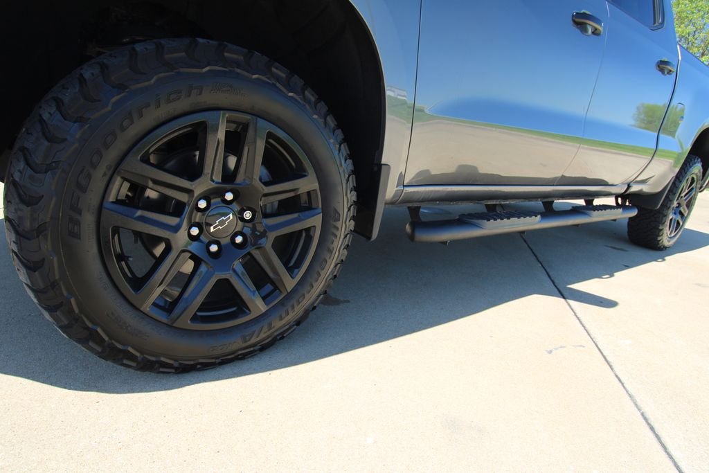 Used 2021 Gray Chevrolet LT Trail Boss image 10