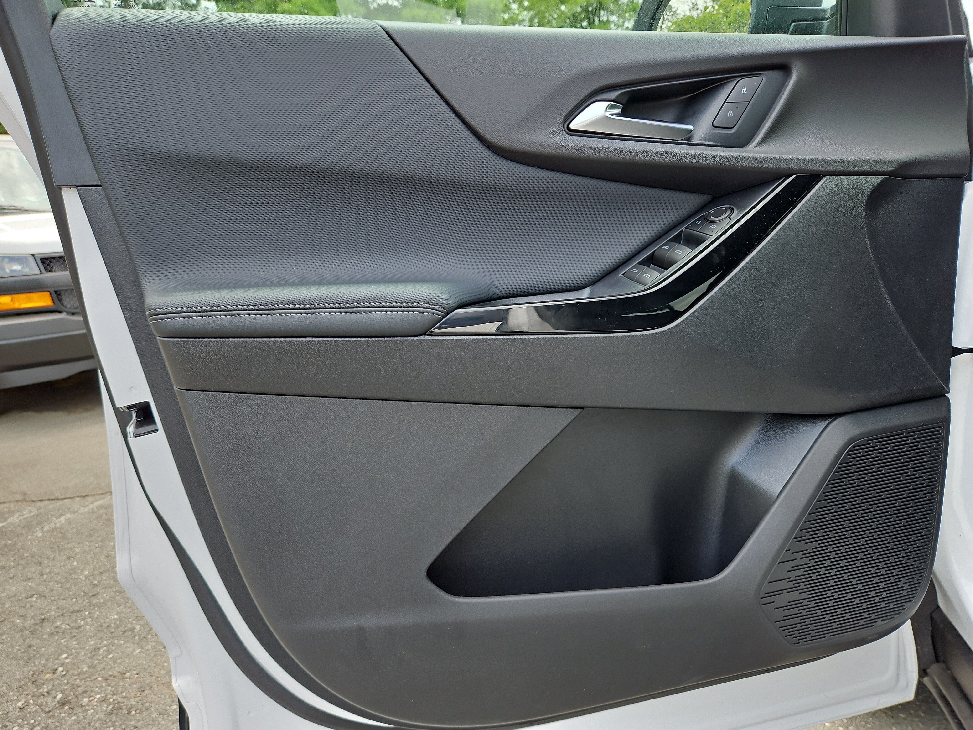 2026 Chevrolet Equinox LT - Photo 13