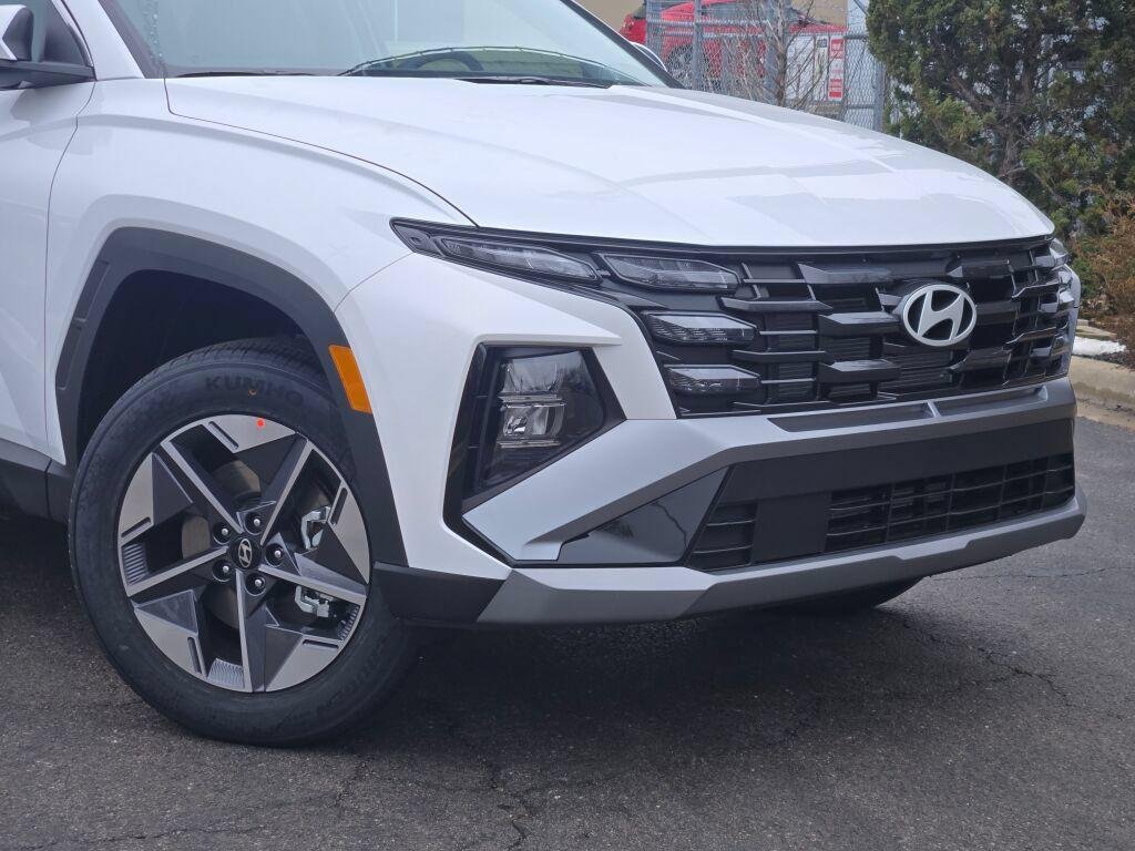 New 2026 White Hyundai SEL AWD image 2