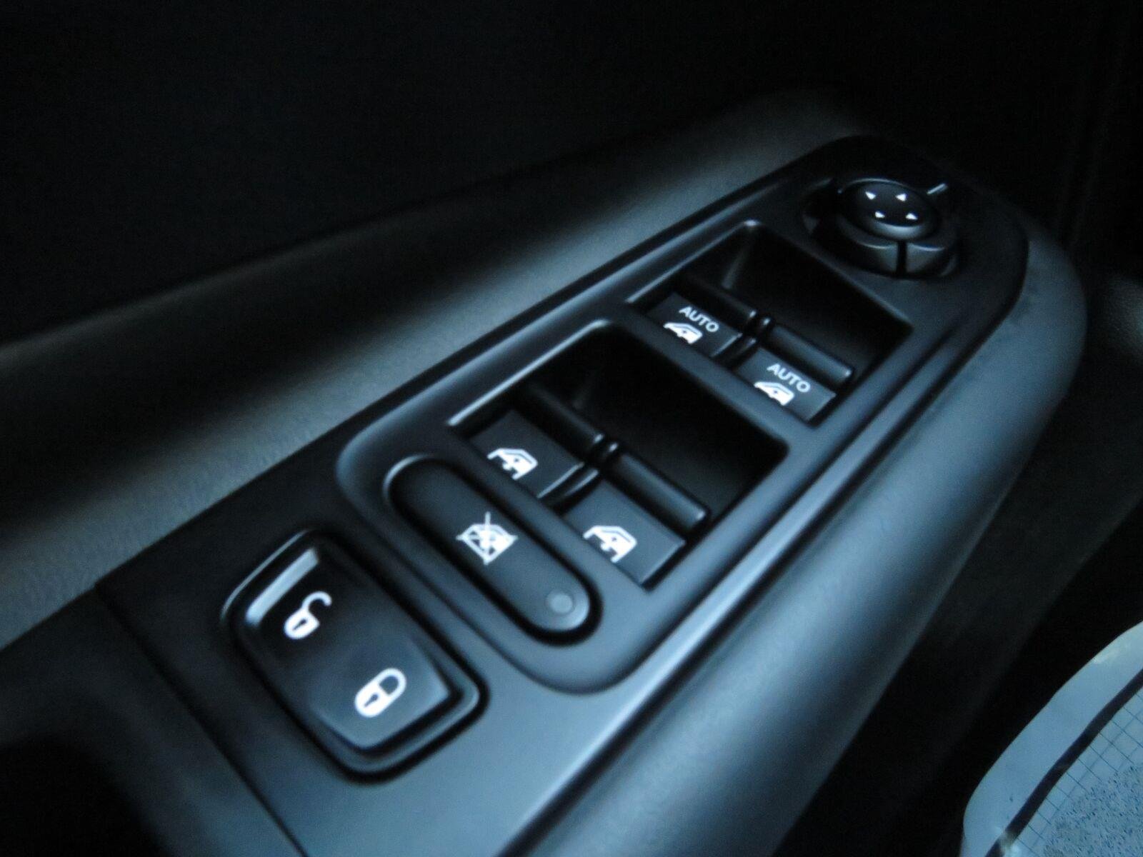 Used 2023 Graphite Gray Jeep Latitude image 32