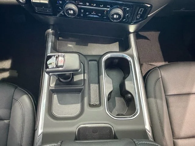 2025 Chevrolet Silverado 1500 LTZ - Photo 35