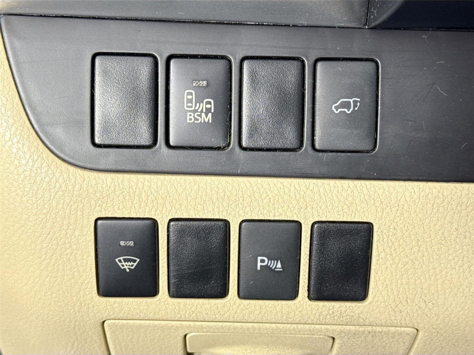 Used 2016 Blizzard Pearl Toyota Limited image 16