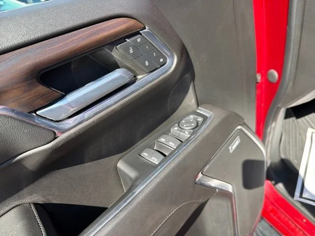 Used 2022 Cayenne Red Tintcoat GMC SLT image 15