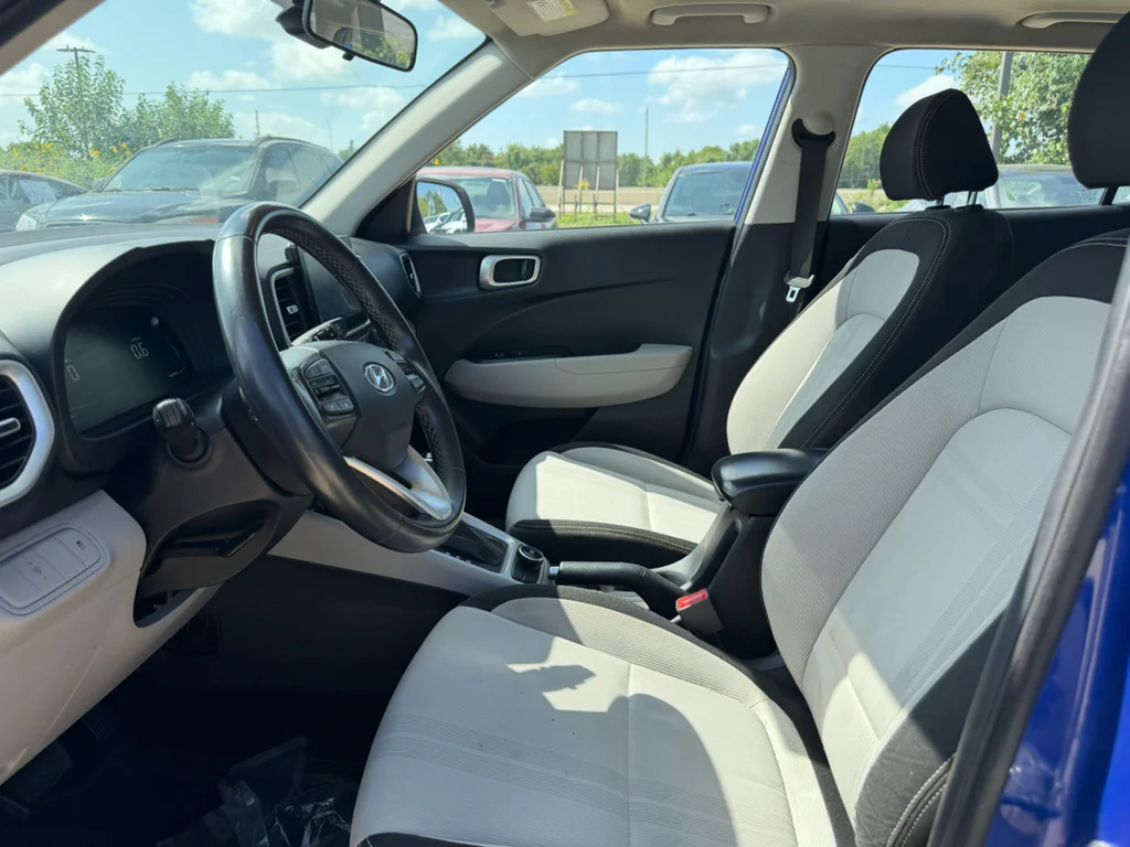 Used 2024 Intense Blue Hyundai SEL image 10