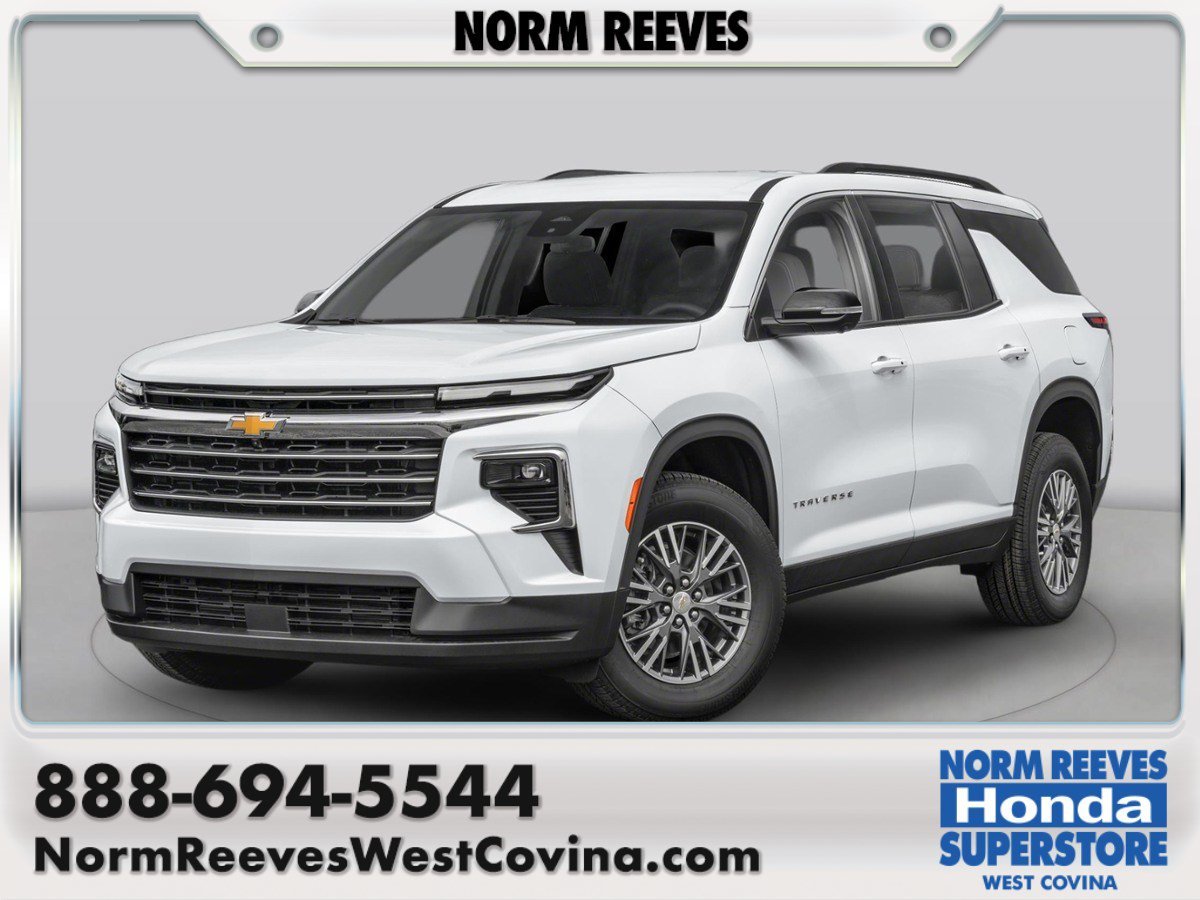 Used 2025 Summit White Chevrolet FWD LT image 1