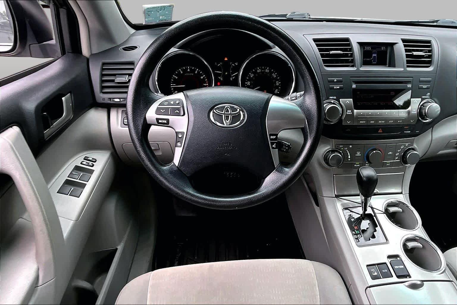 Used 2012 Classic Silver Metallic Toyota  image 6