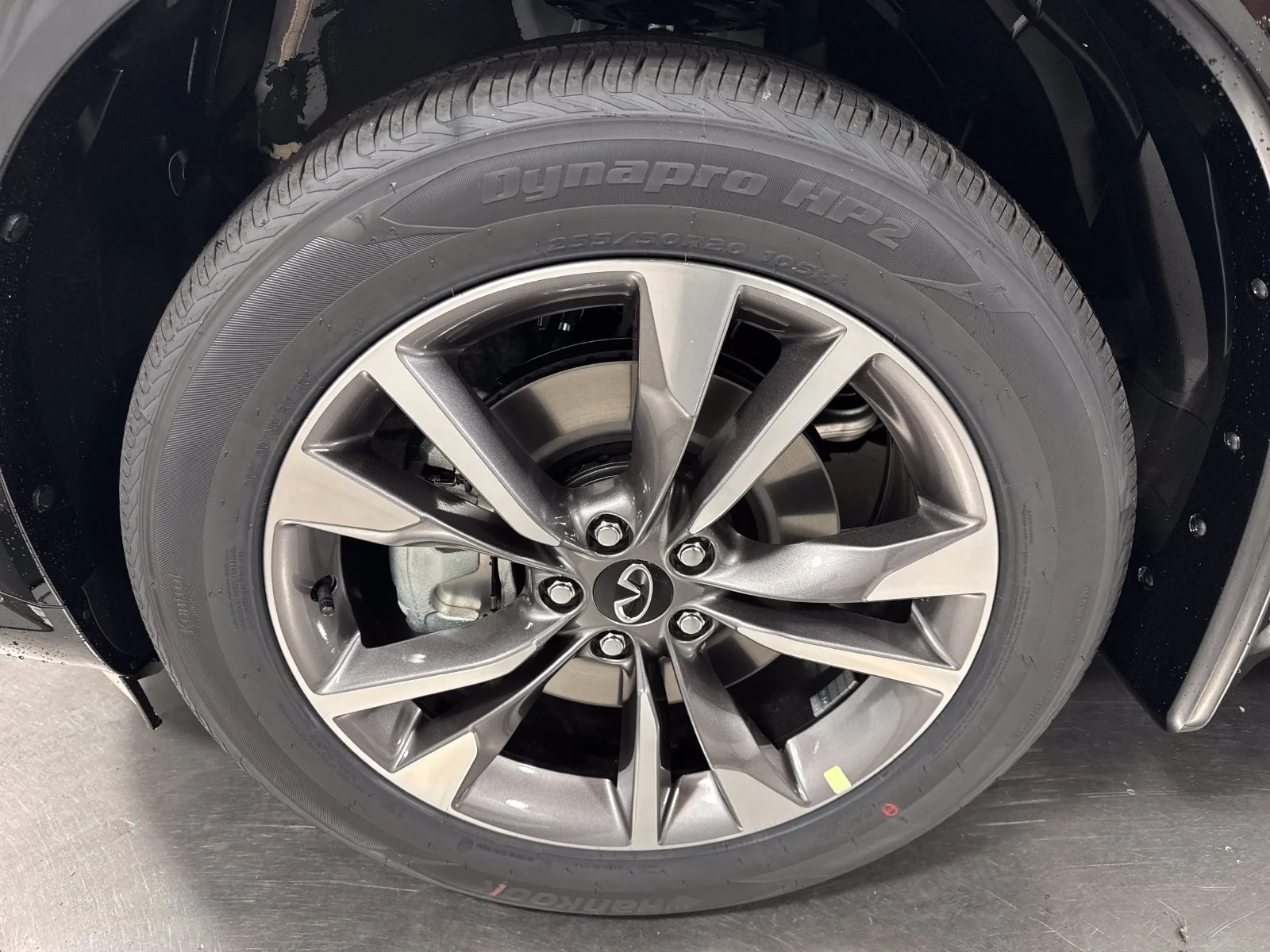 New 2027 RADIANT WHITE INFINITI Luxe AWD image 2