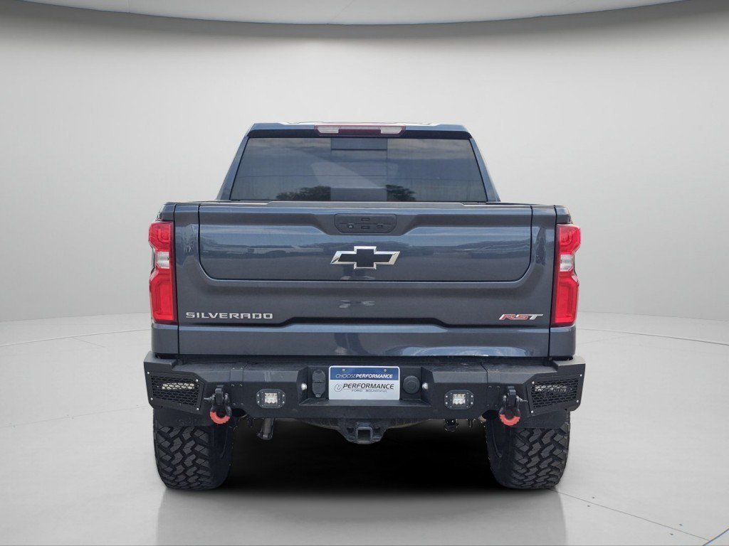 Used 2021 Shadow Gray Metallic Chevrolet RST image 25